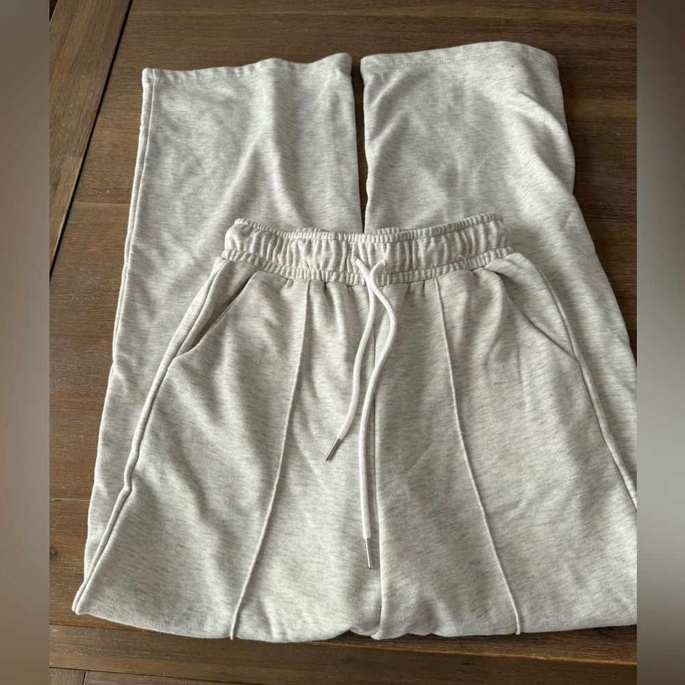 Princess Polly Sweatpants EUC Size 2
